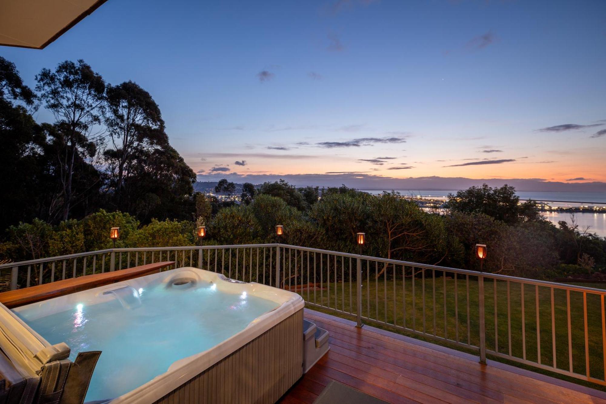 Twin Peaks Luxury Sea View Villa Nelson Bagian luar foto