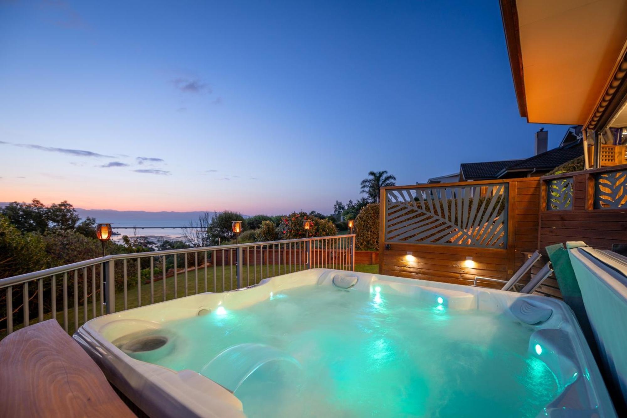 Twin Peaks Luxury Sea View Villa Nelson Bagian luar foto